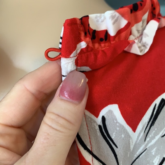 Ann Taylor Red Floral Sleeveless Top - Picture 6 of 10